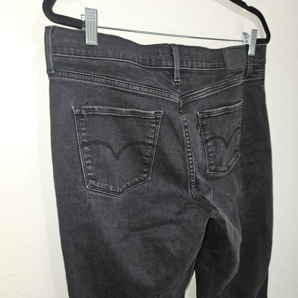 Levi's 314 Shaping Straight Leg Faded Black Denim Jeans Women's Size 31 - Picture 7 of 12